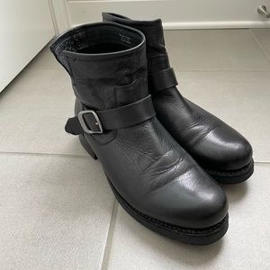 Like-new Frye Veronica booties, size 10.